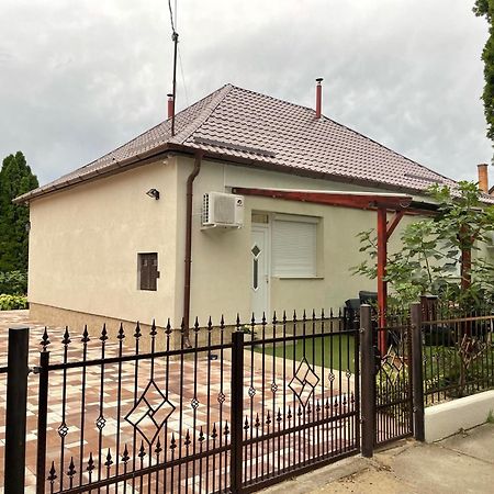 Adam Apartman Hajdúszoboszló 外观 照片