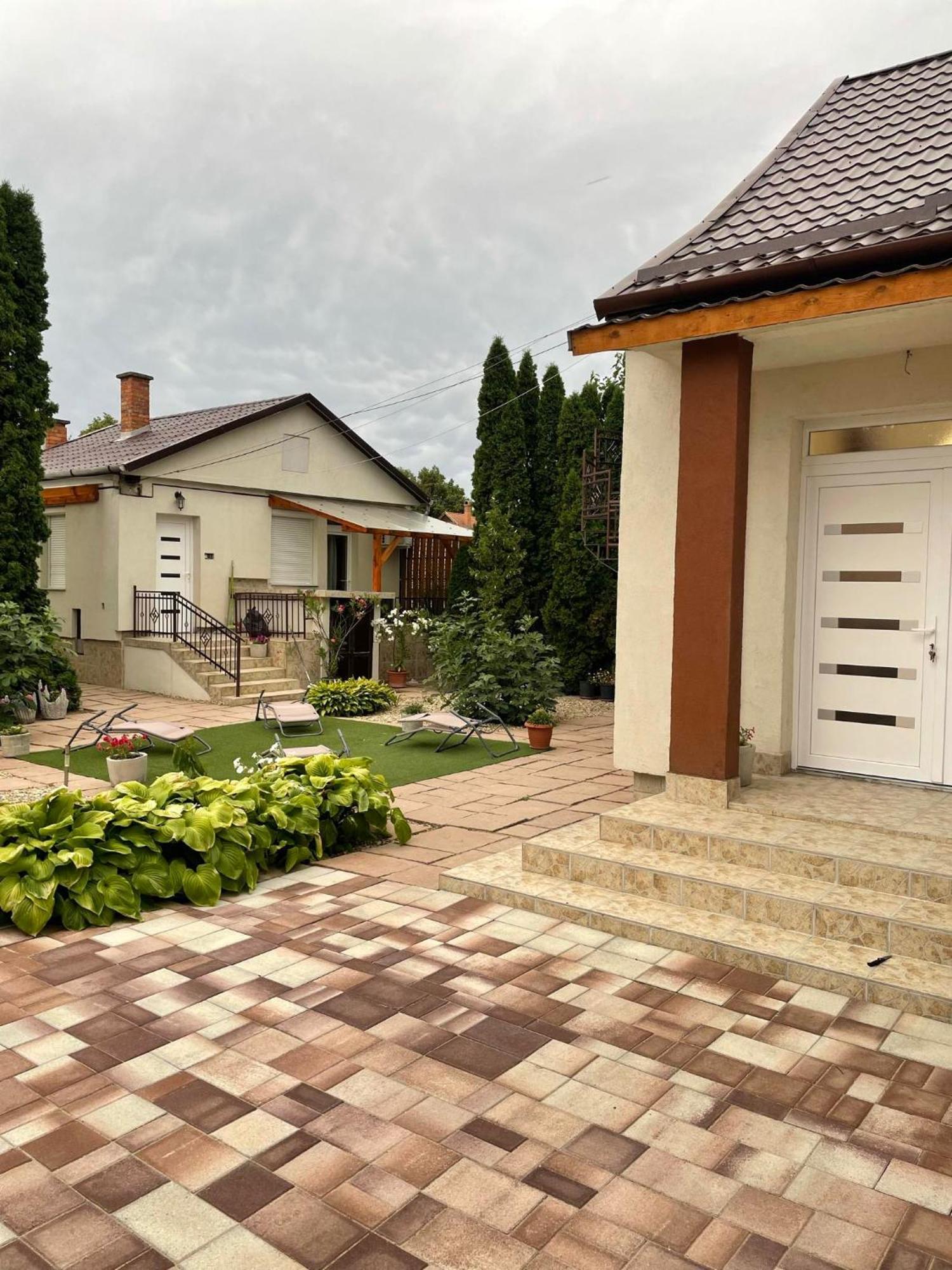 Adam Apartman Hajdúszoboszló 外观 照片